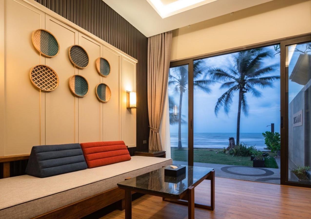 Ban Saithong Beach Resort Bang Saphan Noi Exterior photo
