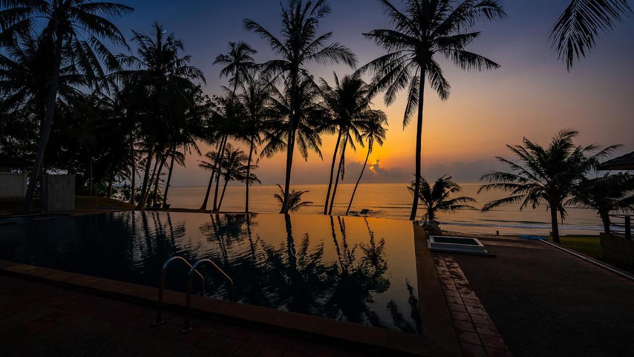 Ban Saithong Beach Resort Bang Saphan Noi Exterior photo
