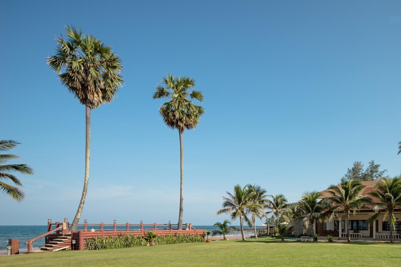 Ban Saithong Beach Resort Bang Saphan Noi Exterior photo